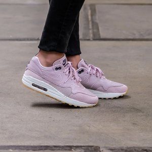 Nike Air Max 1 Women's Particle Rose Size 9.5